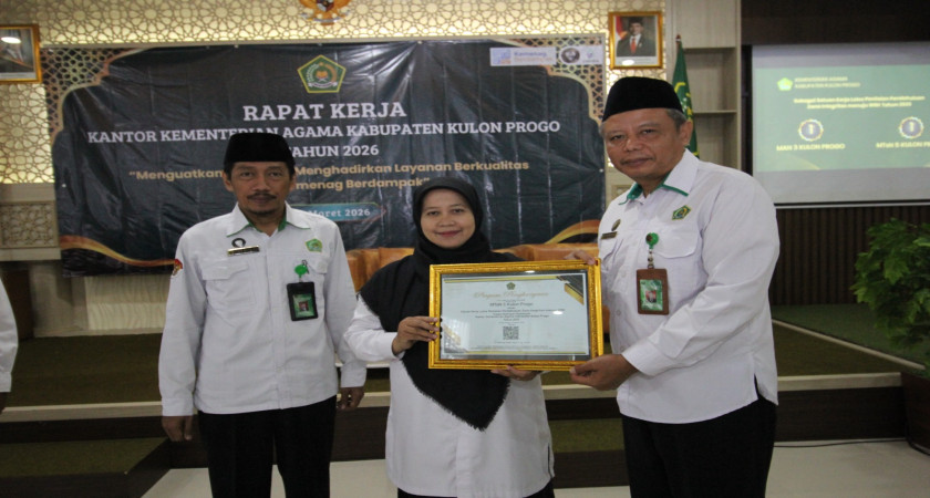 Langkah Nyata Menuju WBK, MTsN 5 Kulon Progo Terima Penghargaan Zona Integritas