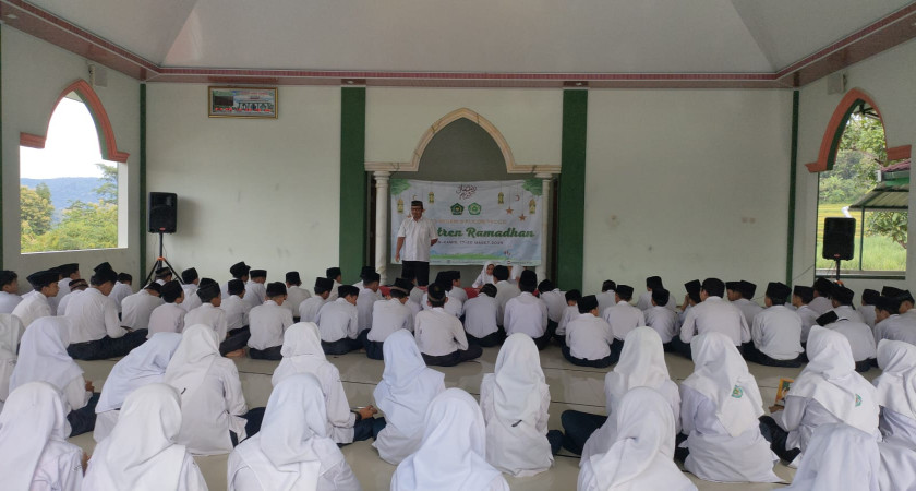 Etika Bermasyarakat Jadi Pembuka Pesantren Ramadhan MTsN 5 Kulon Progo Hari Kedua