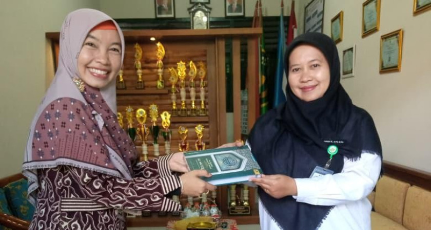 MTsN 5 Kulon Progo Terima Donasi 30 Mushaf Al-Qur'an dari Donatur Sleman dan Bogor