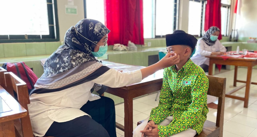 Sinergi MTsN 5 Kulon Progo dan Puskesmas Samigaluh 1 Gelar Screening Kesehatan Murid