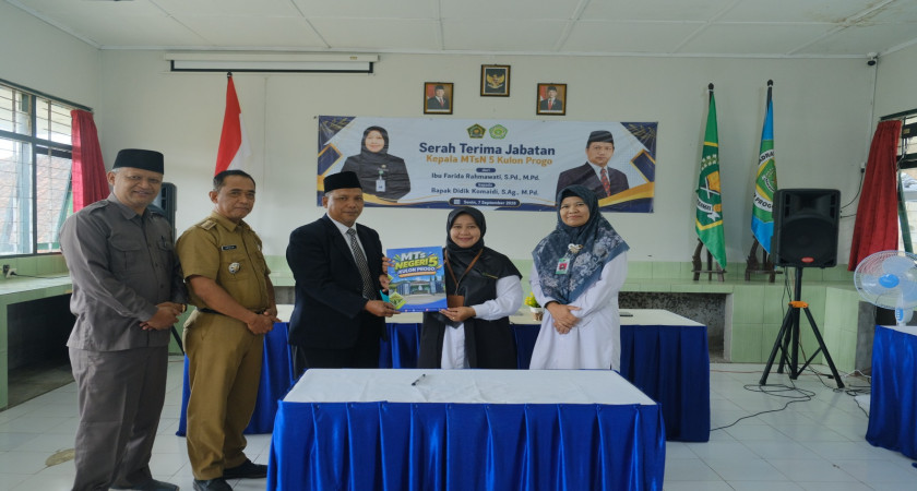 Peralihan Kepemimpinan, MTsN 5 Kulon Progo Gelar Serah Terima Jabatan Kepala Madrasah