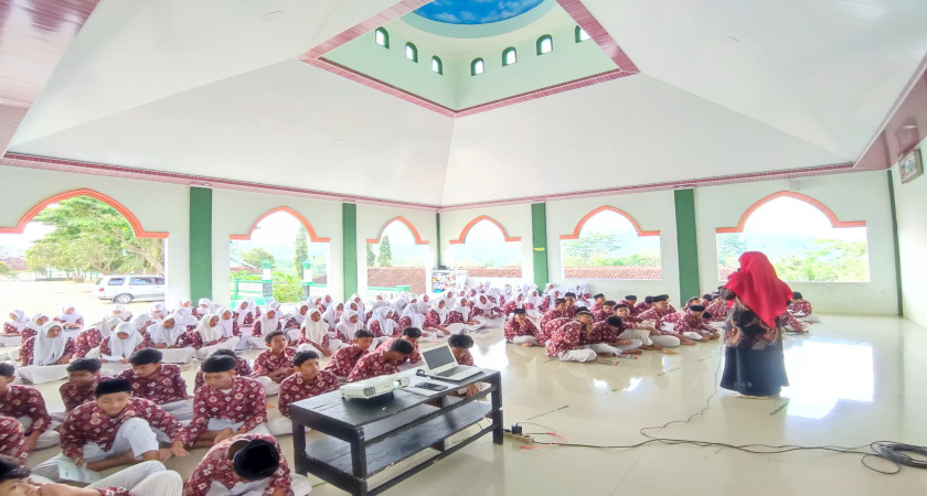 Siswa MTsN 5 Kulon Progo Ikuti Kokurikuler Gizi Seimbang untuk Remaja