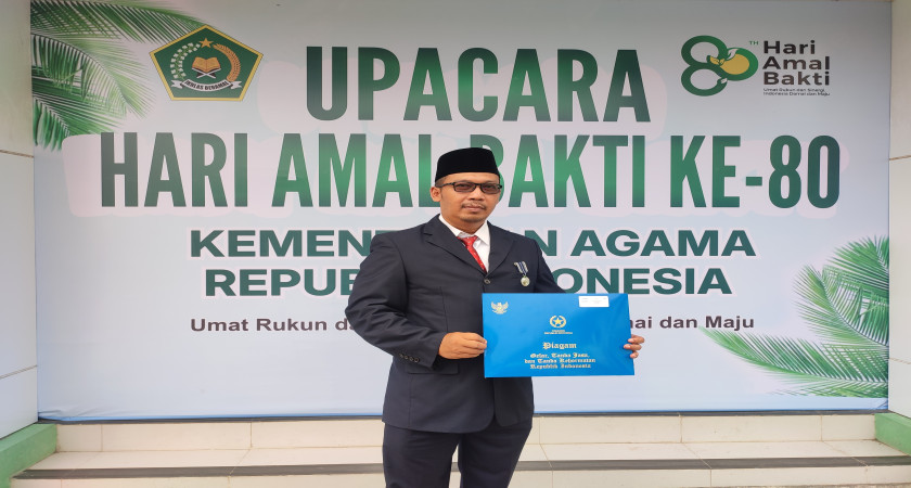 Guru MTsN 5 Kulon Progo Raih Satyalancana Karya Satya 20 Tahun pada HAB Kemenag ke-80