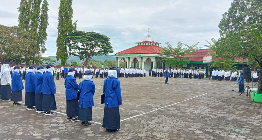 Upacara Peringatan Hari Sumpah Pemuda ke-97 di MTs N 5 Kulonprogo Berlangsung Khidmat