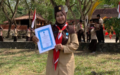 Wujud Dedikasi Panjang, Kepala MTsN 5 Kulon Progo Raih Penghargaan Lencana Panca Warsa 1