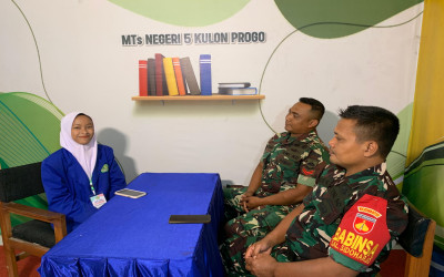 Hadiri Podcast, Anggota TNI Berbagi Inspirasi dan Nasihat Untuk Siswa MTsN 5 Kulon Progo