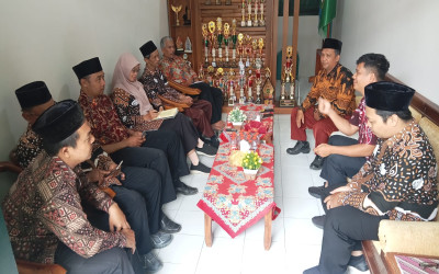 Persiapkan Rangkaian Kegiatan Mendatang, MTsN 5 Kulon Progo Gelar Rapat Evaluasi dan Strategi