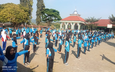 Meriah dan Ceria! Senam Bersama Peringati Hari Anak Nasional di MTsN 5 Kulon Progo