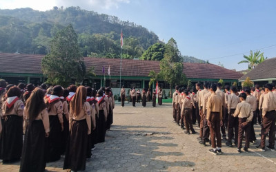 Pramuka Penggalang Terap MTsN 5 Kulon Progo Siap Jadi Teladan: “Sadar, Patuh, dan Disiplin”