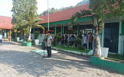 MTsN 5 Kulon Progo Canangkan Zero Waste dalam Apel Pagi Menuju Madrasah Adiwiyata