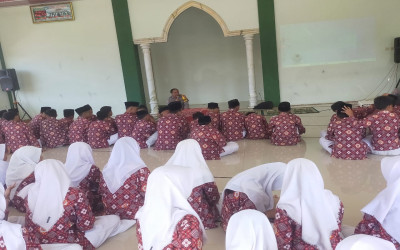 Cegah Perundungan Sejak Dini, MTsN 5 Kulon Progo Gelar Penyuluhan bersama Polsek Samigaluh