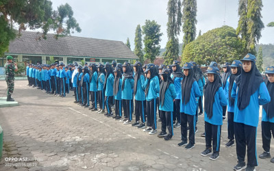 Siswa MTsN 5 Kulon Progo Digembleng PBB oleh Koramil Samigaluh
