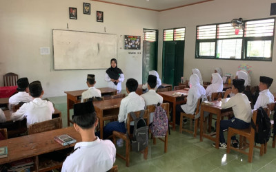 Bangun Karakter Siswa dan Penguatan Literasi, Kepala MTs N 5 Kulon Progo Lakukan SAMBANG KELAS