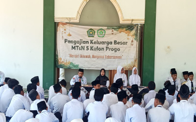 Semarak Maulid Nabi di MTsN 5 Kulon Progo: Merajut Ukhuwah dan Menyemai Kebersamaan