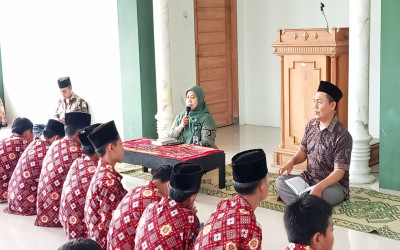 Revitalisasi Spiritual Generasi Muda: MTs N 5 Kulon Progo Gelar Jumat Muqoddaman