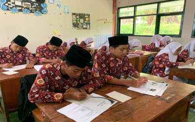 Asah Kemampuan Jelang TKA, Siswa Kelas 9 MTsN 5 Kulon Progo Ikuti Try Out Internal