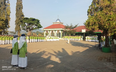 Pesan Anak DIY Warnai Upacara HAN 2025 di MTsN 5 Kulon Progo