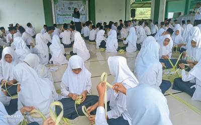 MTsN 5 Kulon Progo Awali Pesantren Ramadhan dengan Pelatihan Tradisi Syawalan